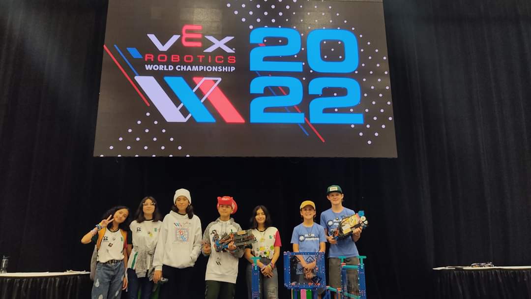 Finaliza con éxito paticipación de equipos Mexicanos en el Campeonato  Mundial de Robótica 2022 - VEX Robotics México