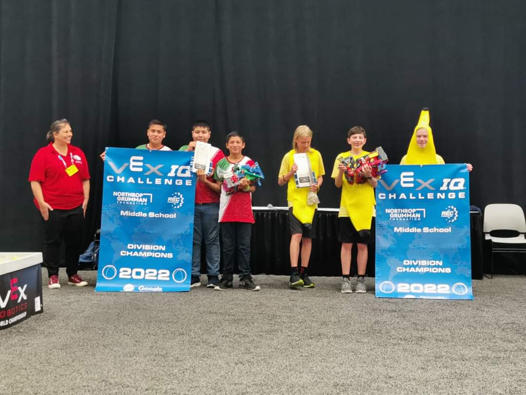 Finaliza con éxito paticipación de equipos Mexicanos en el Campeonato  Mundial de Robótica 2022 - VEX Robotics México